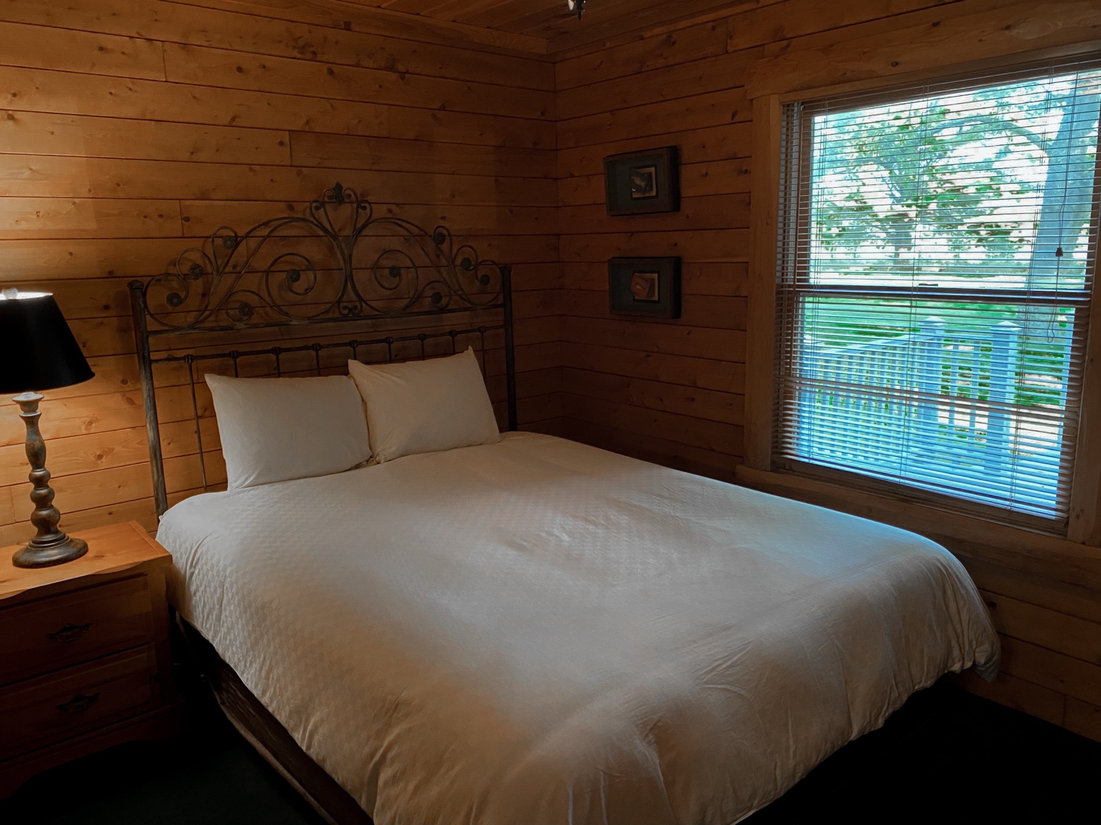 River Cabin — Bedroom